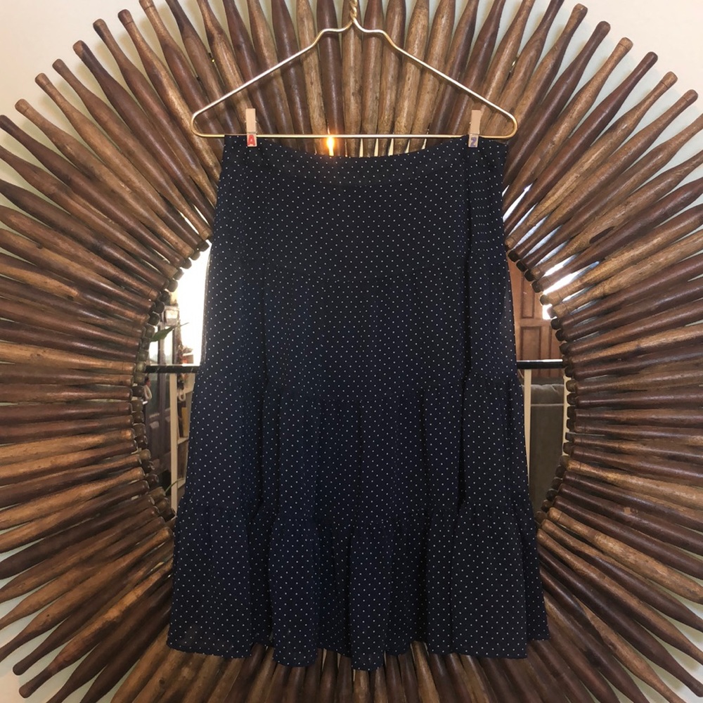 Side zip navy blue skirt with small polka dots